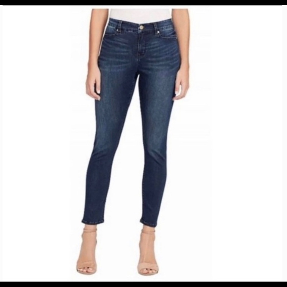 Bandolino Smooth Operator Crop Jeans